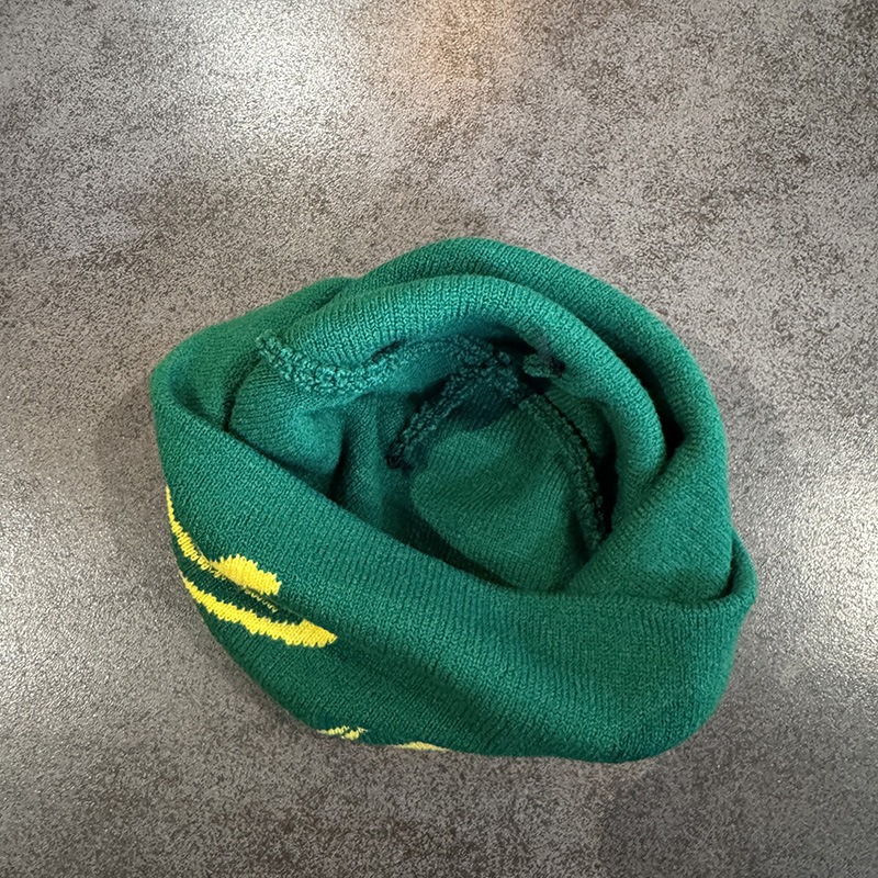 Шапка с принтом деревянной ляг – обзор и цена Beanie Cuffed Knit